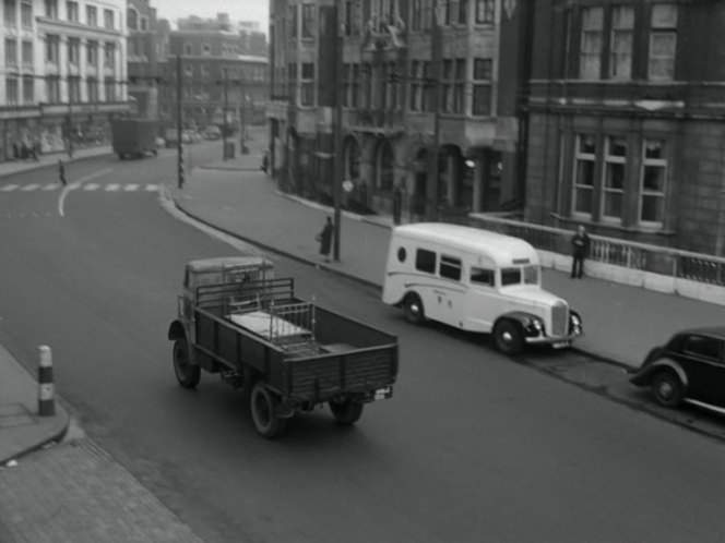 Morris-Commercial LC5 Ambulance
