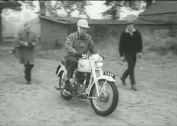 Royal Enfield Constellation 700