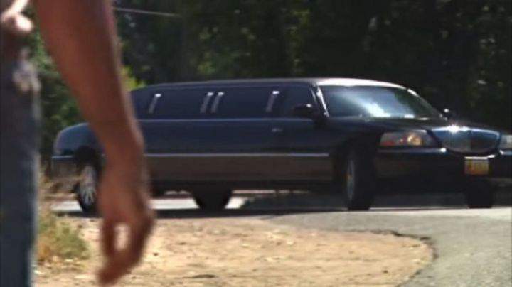 Lincoln Town Car Stretched Limousine