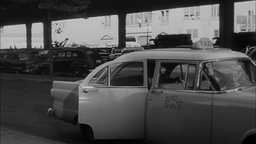 Ford De Luxe