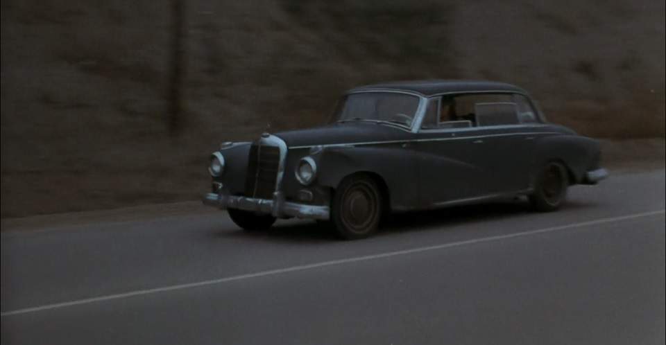 Mercedes-Benz 300 d