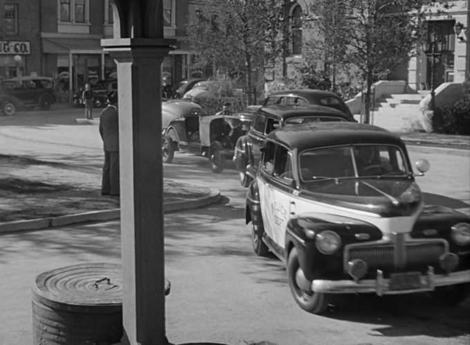 Ford Super De Luxe