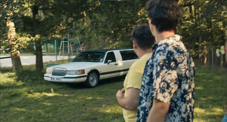 Lincoln Town Car Stretched Limousine
