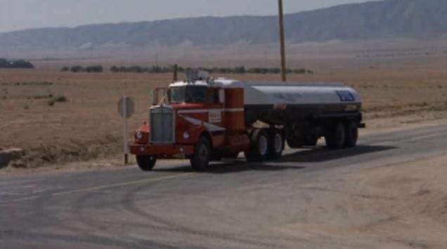 Kenworth W-900