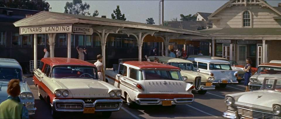 Ford Country Sedan