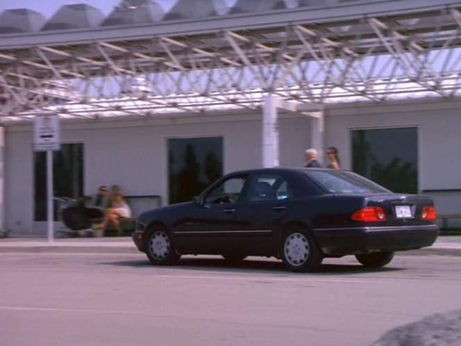 Mercedes-Benz E 320