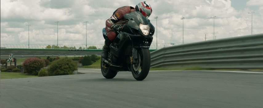 2000 Suzuki GSX 1300 R Hayabusa in One Fast Move