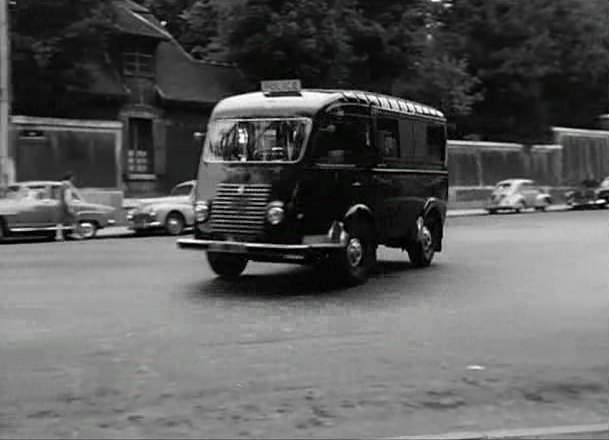 Renault 1000 Kg Car