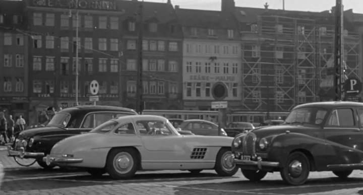 Mercedes-Benz 220