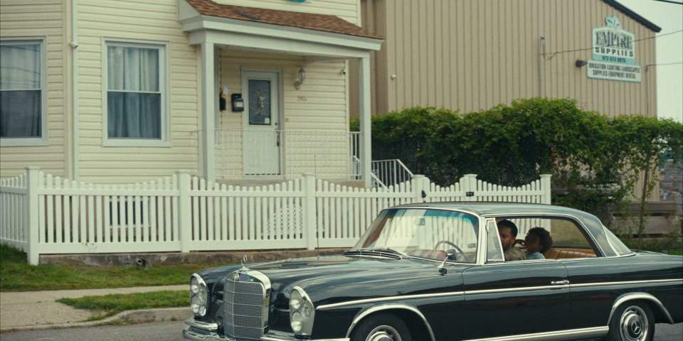 Mercedes-Benz 220 SE