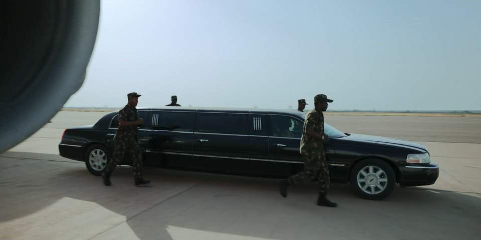 2003 Lincoln Town Car Stretched Limousine in Hijack '93