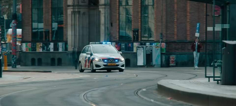 Mercedes-Benz B 180