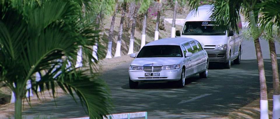 Lincoln Town Car Stretched Limousine