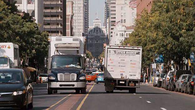Freightliner Business Class M2 106