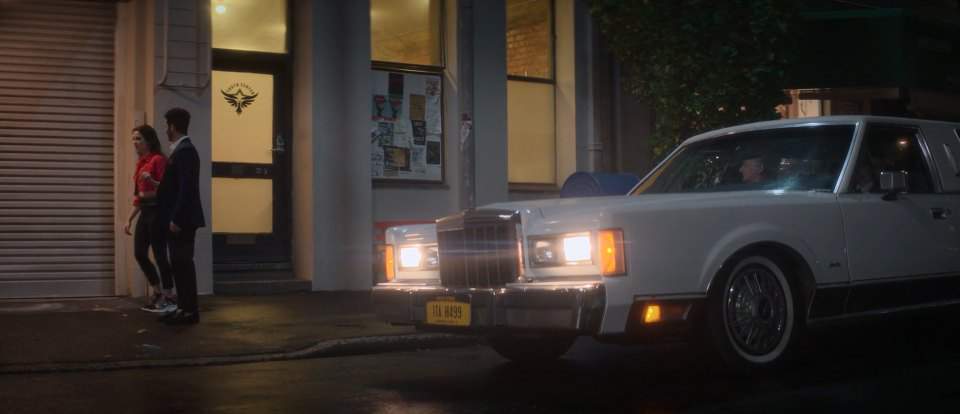 Lincoln Town Car Stretched Limousine