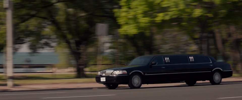 Lincoln Town Car Stretched Limousine