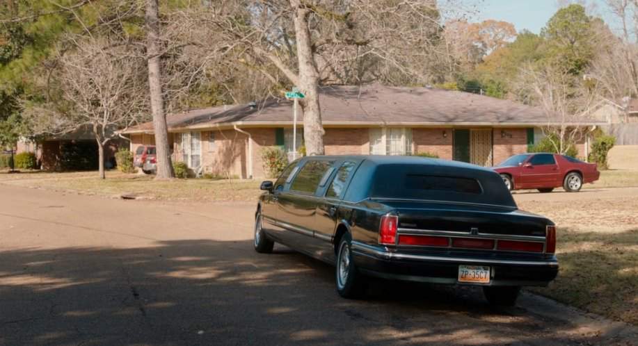 Lincoln Town Car Stretched Limousine