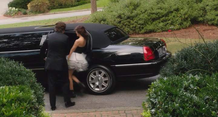 Lincoln Town Car Stretched Limousine