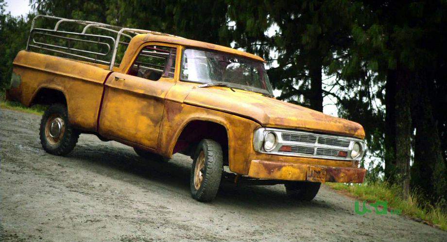 Dodge D-100