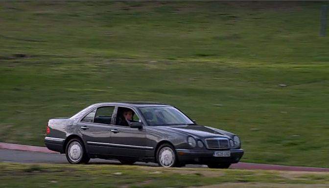 Mercedes-Benz E 320