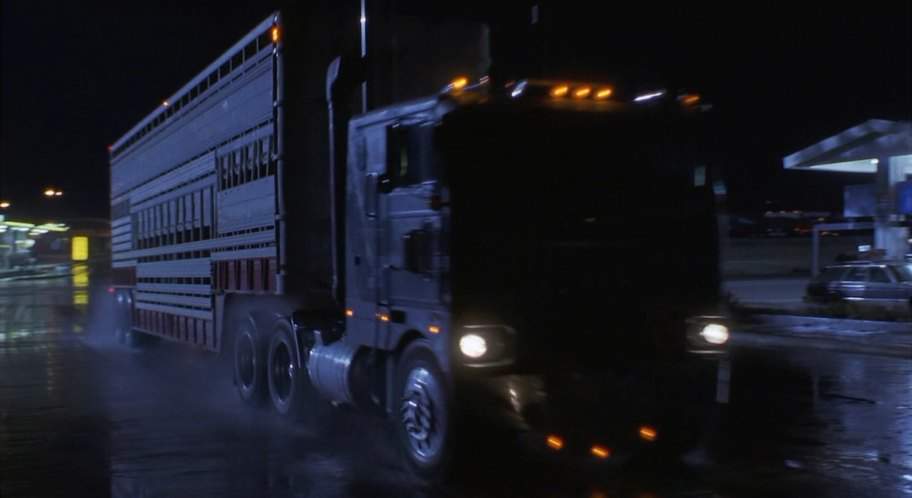 Peterbilt 352