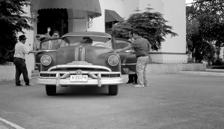 Pontiac Chieftain De Luxe