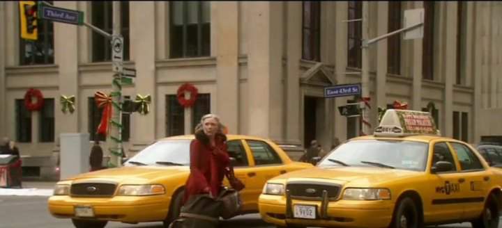 2001 Ford Crown Victoria in Mistletoe Over Manhattan