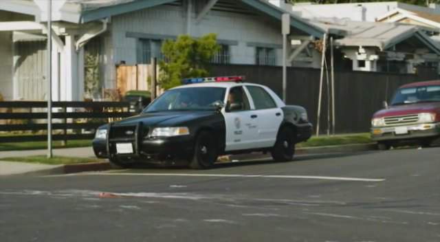1999 Ford Crown Victoria in Bad Ass