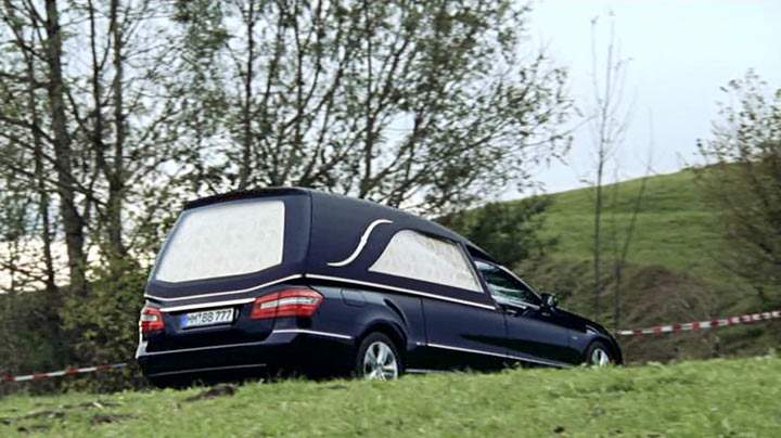 Mercedes-Benz E-Klasse Bestattungswagen