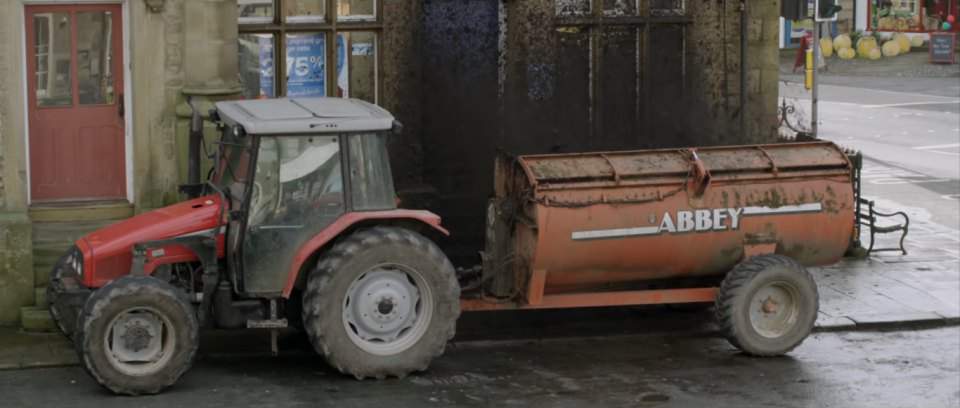Massey Ferguson 4225