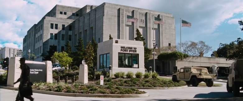 AM General HMMWV M1043