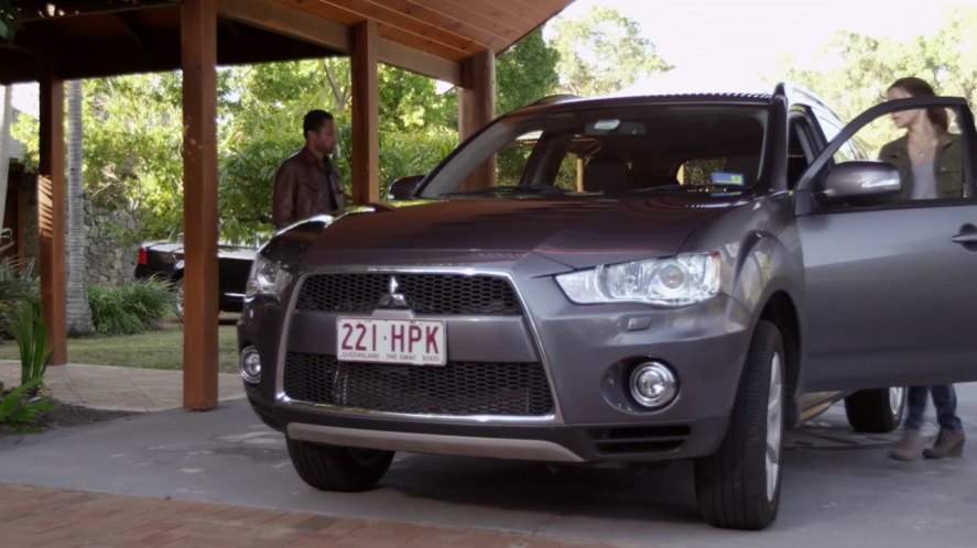 2010 Mitsubishi Outlander in Absolute Deception