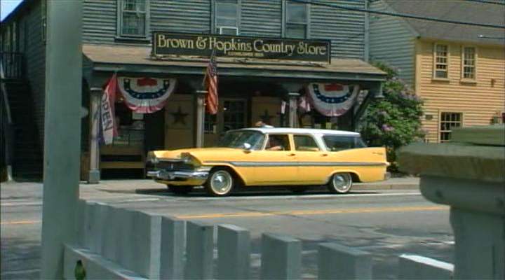 1959 Plymouth Sport Suburban in Atomic Brain Invasion