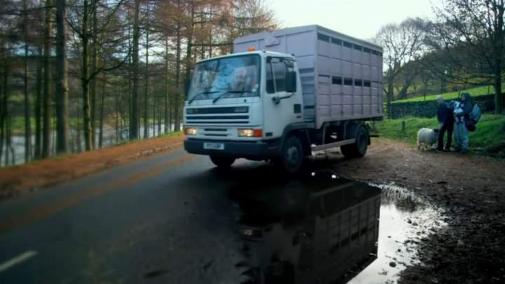 1996 Leyland DAF 45.130 in Some Dogs Bite