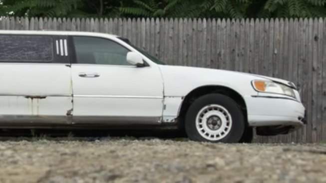 Lincoln Town Car Stretched Limousine
