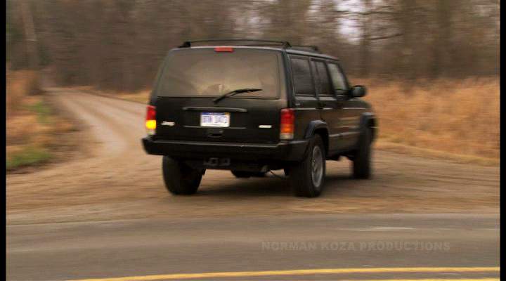 2000 Jeep Cherokee in Exit 33