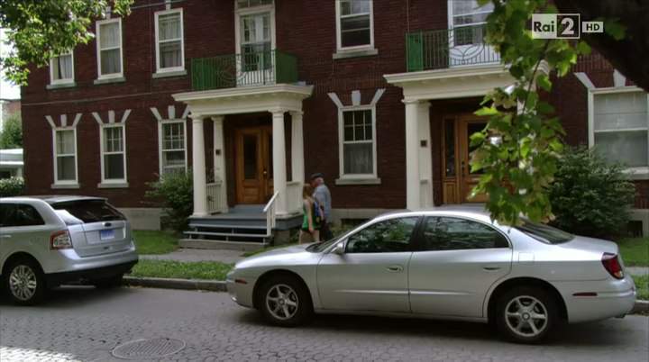 Oldsmobile Aurora
