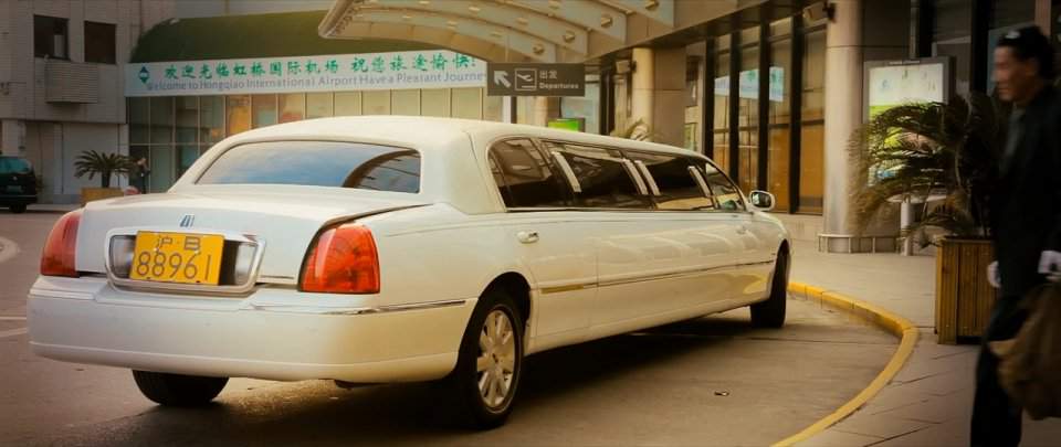 Lincoln Town Car Stretched Limousine