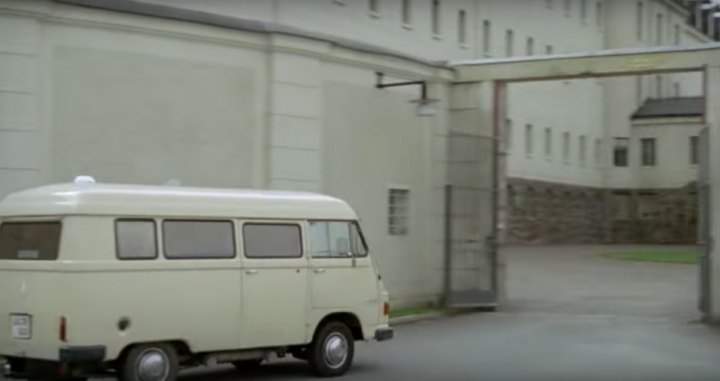 Mercedes-Benz Ep. 1