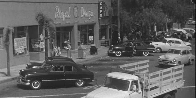 Ford De Luxe