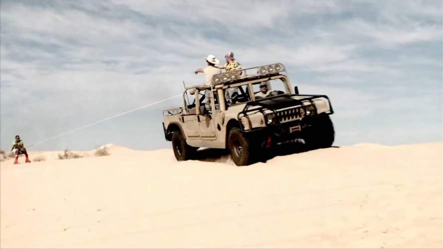 AM General HMMWV M1043