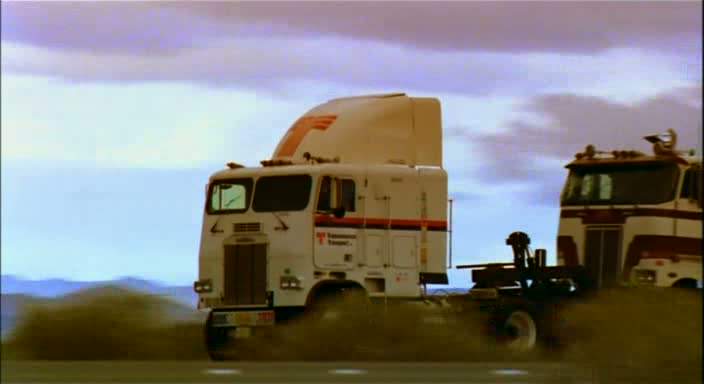 Freightliner FLA