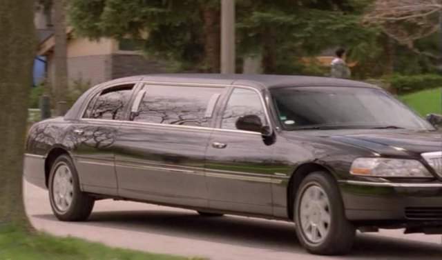 Lincoln Town Car Stretched Limousine