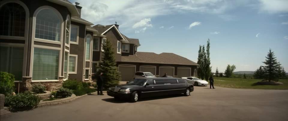 Lincoln Town Car Stretched Limousine