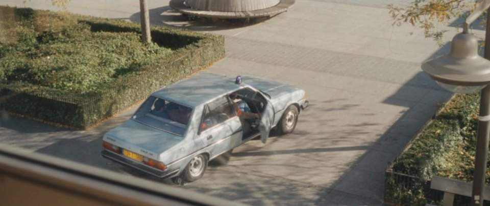 Peugeot 305