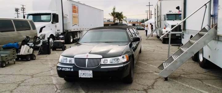 Lincoln Town Car Stretched Limousine