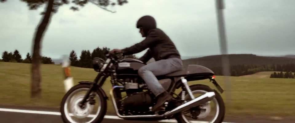 Triumph Thruxton 900