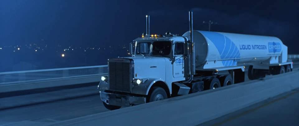 Freightliner FLC 120 64 T