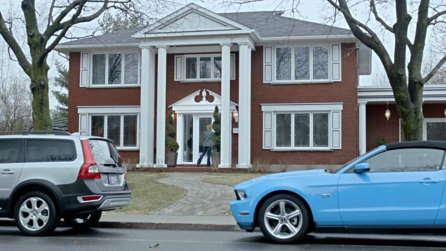 2010 Ford Mustang in Cyberbully