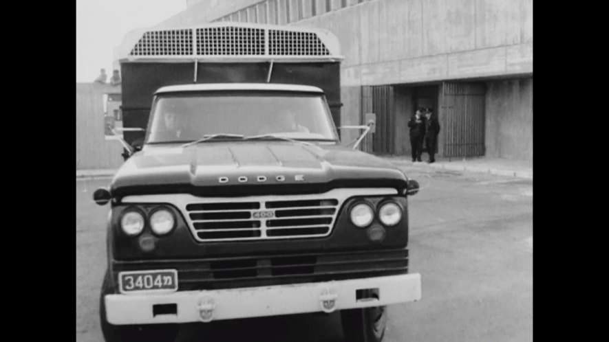 Dodge D-400